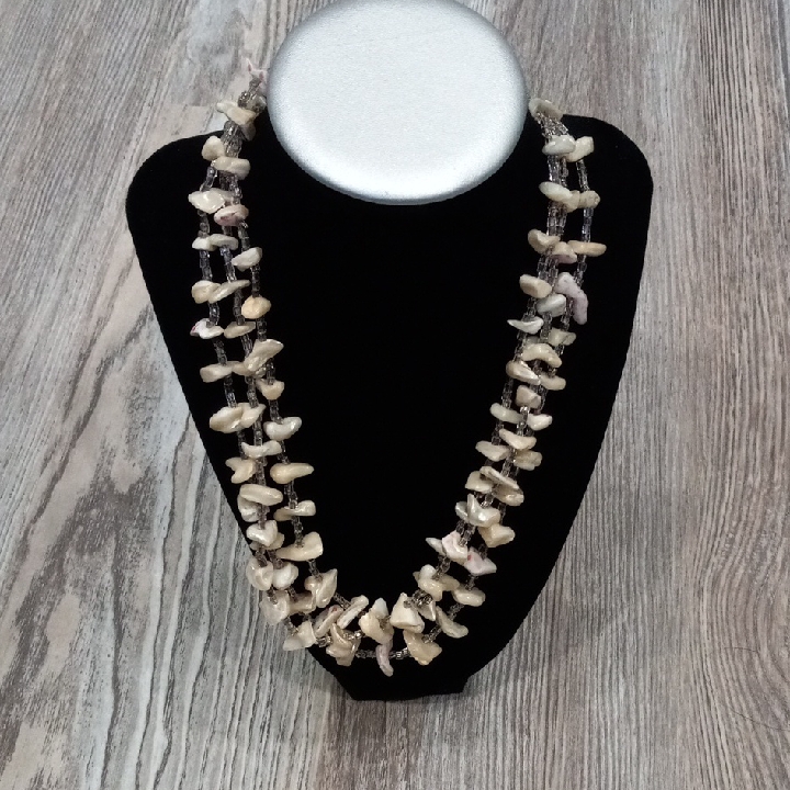 Vintage Japan Mother Of Pearl Shell Triple Strand Beaded Cream Necklace